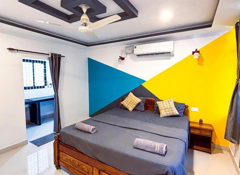 标准间带阳台, Traverse Luxe Hostel Palolem