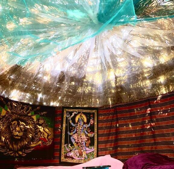 بانگلوی استاندارد, Salatoos Mango Garden And Guesthouse
