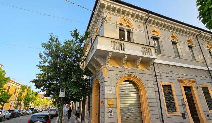 Четырехместный Номер Стандарт с Балконом, Da Residenza Avezzano