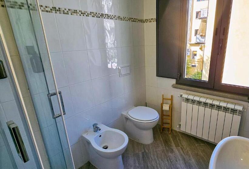 Четырехместный Номер Стандарт с Балконом, Da Residenza Avezzano
