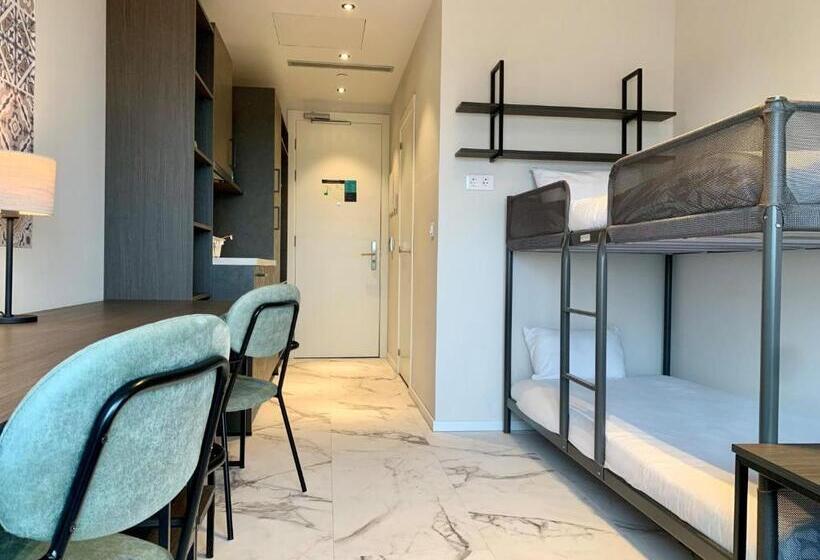 Номер Economy, Student Experience Madrid Pozuelo   Luxury Hostel