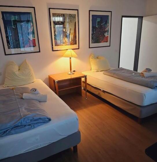 اتاق استاندارد سه نفره, Estelada Boarding Houses Berg Am Laim