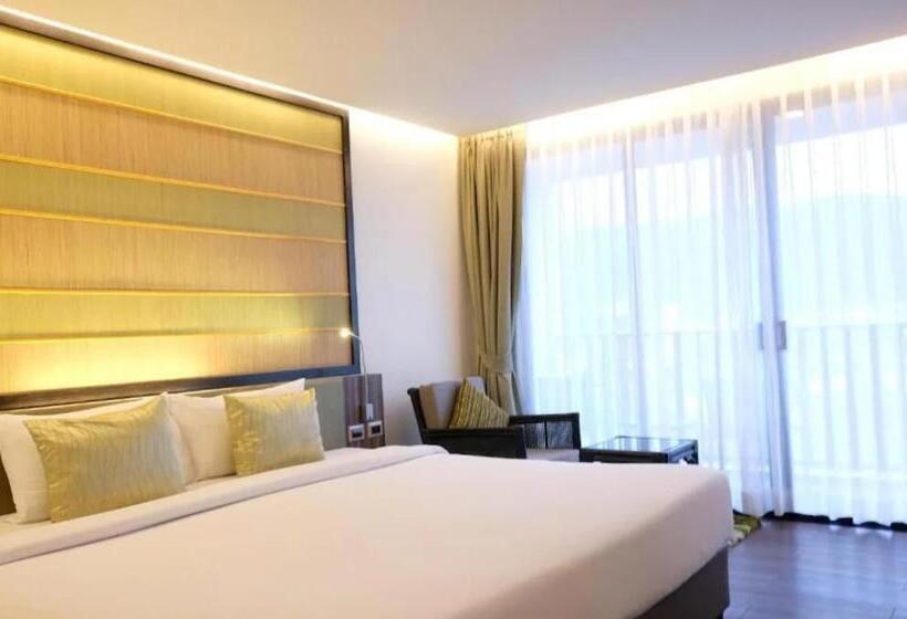 带阳台套房, The Beach Heights Condotel Kata 500 Meters To Kata Beach