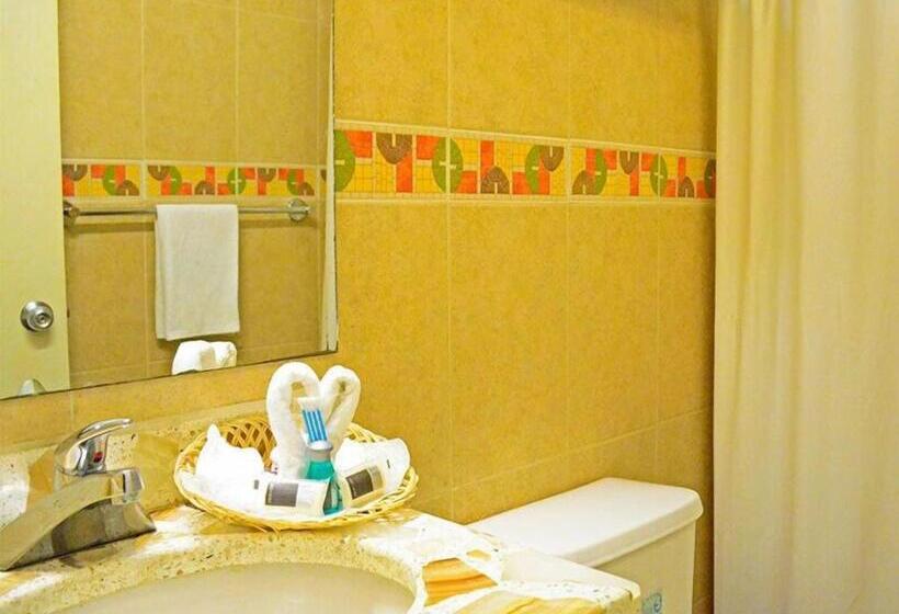 اتاق ساده سه‌ نفره, He Centro   Desayuno Incluido