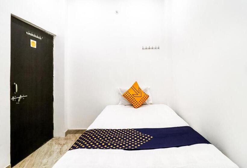 חדר קלאסי לשלושה, Spot On Anand P. Guest House