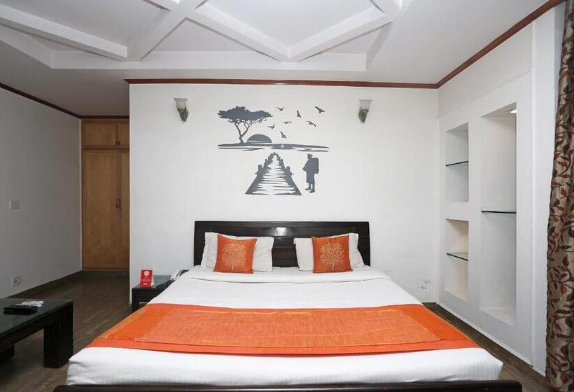 Номер Стандарт, Oyo Flagship 2173 Hotel Sebastian White
