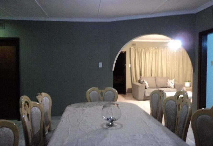 Дом 4 Спальни, Casa On The Bluff