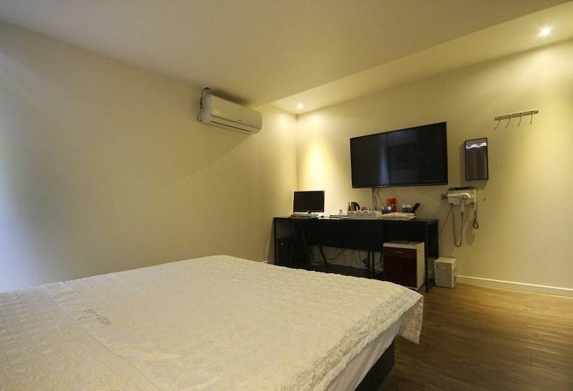 اتاق لوکس, Mvg Motel