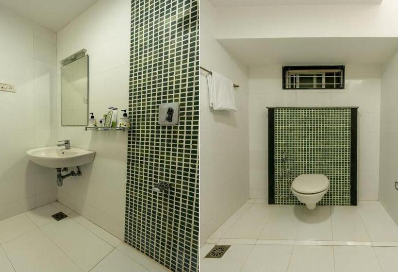 Номер Deluxe, Treebo Midvalley Residence