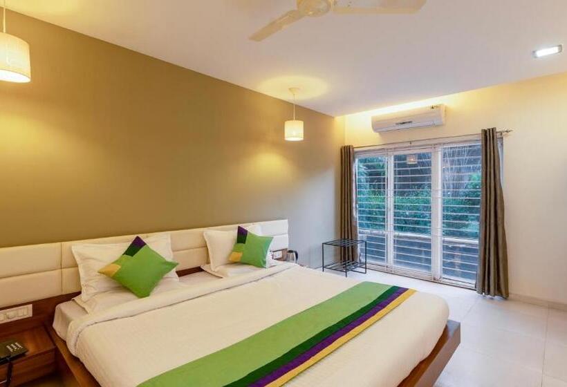 Номер Deluxe, Treebo Midvalley Residence