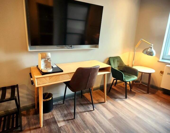 Номер Deluxe Одноместный, Pinnacle Suites
