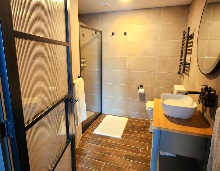 Люкс Deluxe Кровать Кинг, Pinnacle Suites