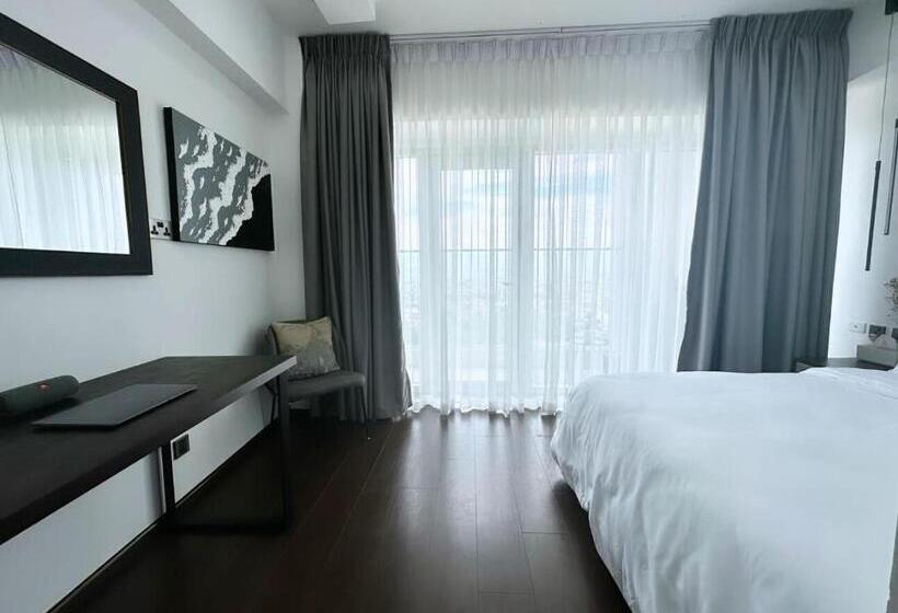 Люкс Вид на Море, Emerin Suites @ Aeon Towers