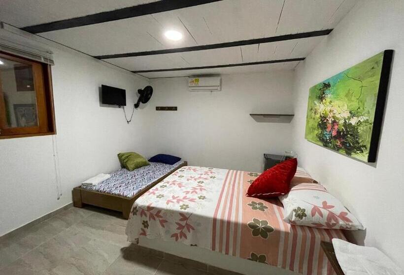 스탠다드 트리플 룸, Casa Hotel Mateguadua
