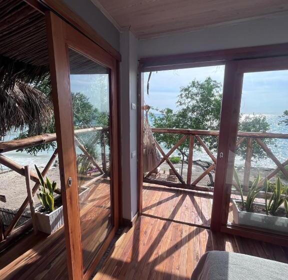 Quarto Deluxe Vista Mar com Sacada, Thani Ecobeach Barú