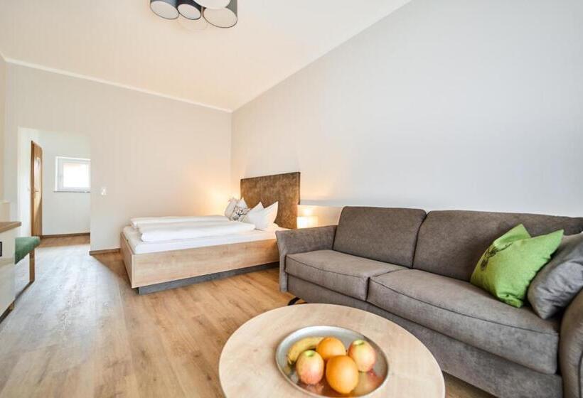 Номер Стандарт, Wirt Z´uttlau Familienhotel Höng