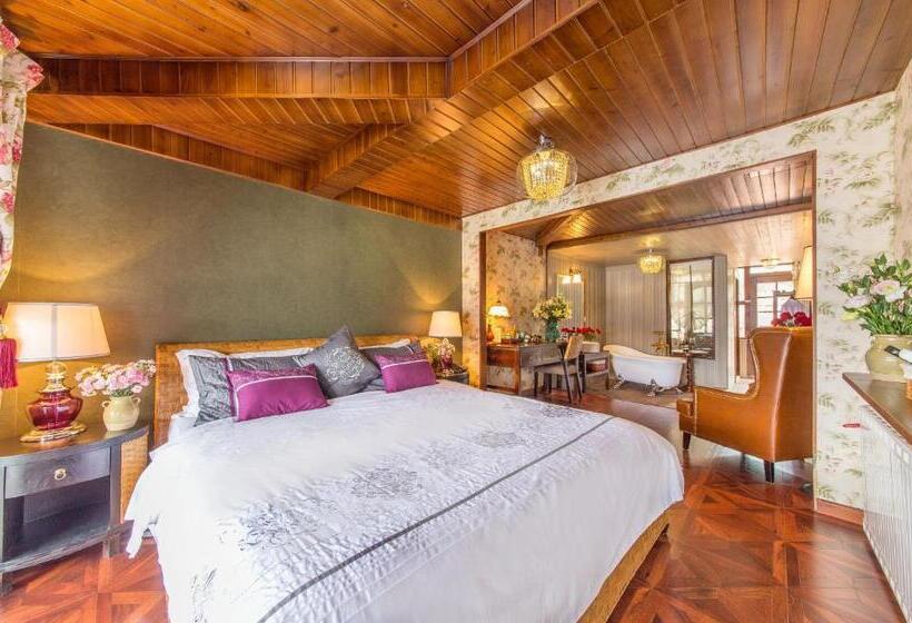 Номер Deluxe с Балконом, Lugu Lake In Love Inn Hostel
