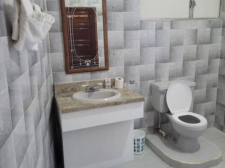 اتاق استاندارد, Arnold's Guest House