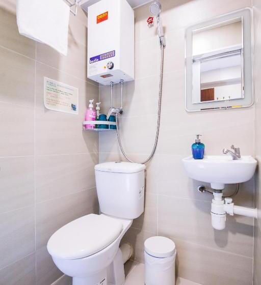 اتاق استاندارد یک نفره, Hk International Hostel