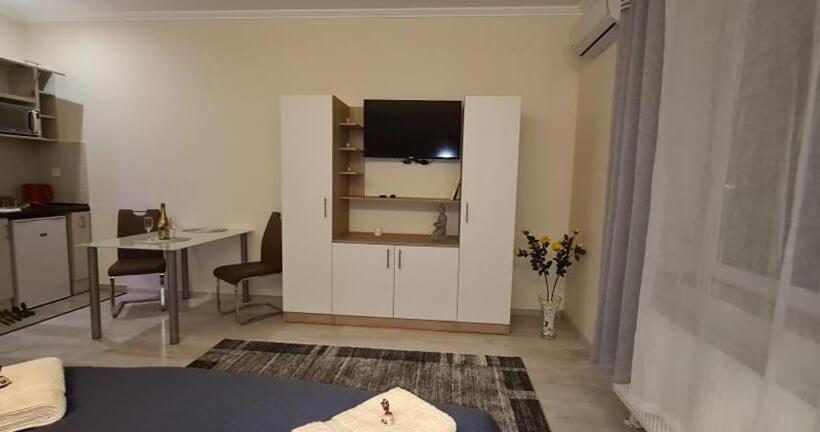 Апартаменты 1 Спальня, Rózsa Apartmanház