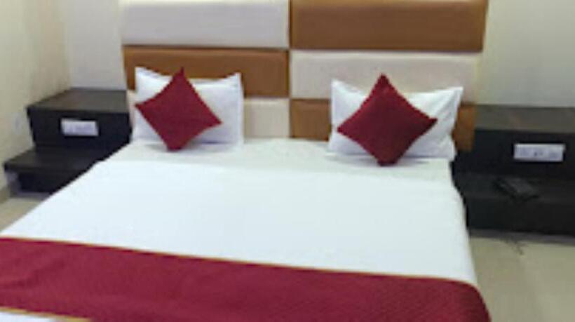 Номер Deluxe, Devraj Palace,maheshwar