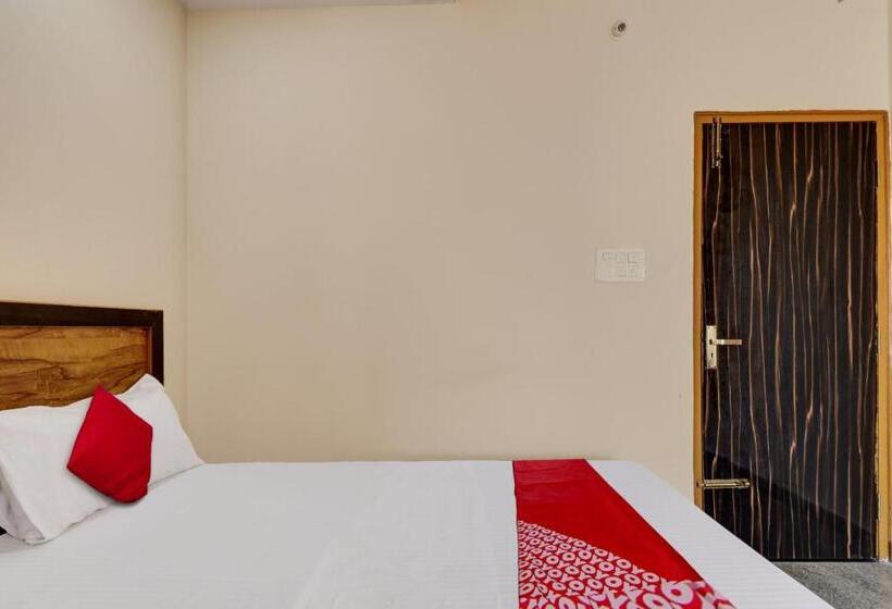 标准间, J.b. Boarding And Lodging
