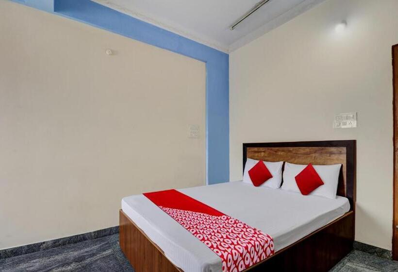 标准间, J.b. Boarding And Lodging