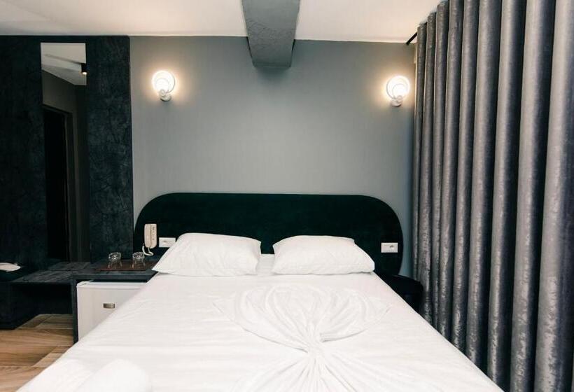 스탠다드 룸, Love Hotel Tirana