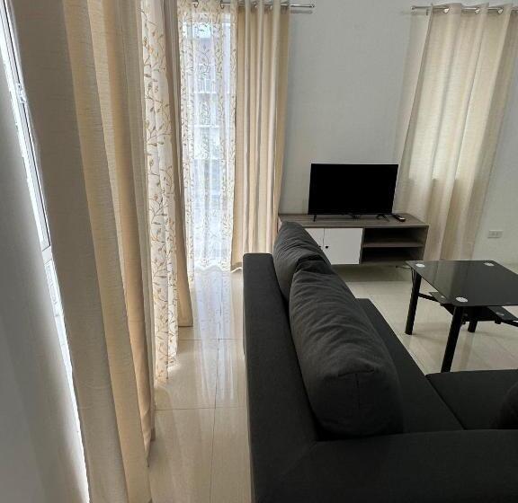 Студия Deluxe, Minglanilla Modena Townsquare