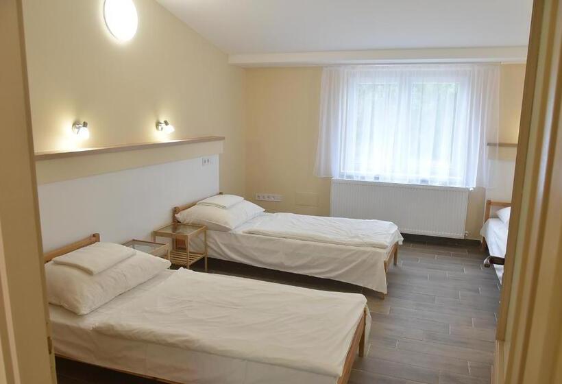 کلبه ییلاقی سوپریور یک خوابه, Szentesi Sport  és üdülőközpont