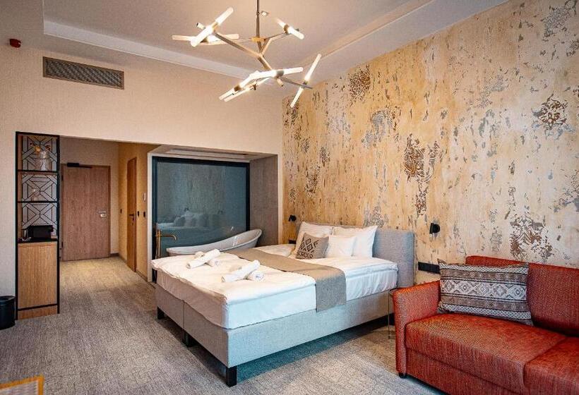Люкс Вид на Реку, Bordűr Wellness Hotel Superior és Szőnyegmúzeum