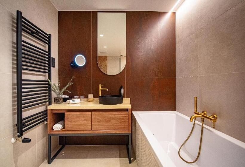 Семейный Номер Superior, Bordűr Wellness Hotel Superior és Szőnyegmúzeum