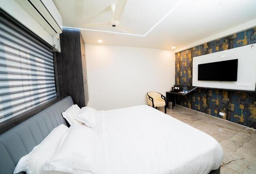 Номер Deluxe, Fabhotel Brk Iconic Residency