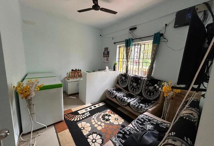 Трехместный Номер Классика, Collection O Sai Residency Boarding & Lodging