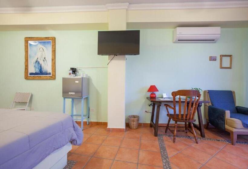 اتاق لوکس با تخت بزرگ, Posada Maria California