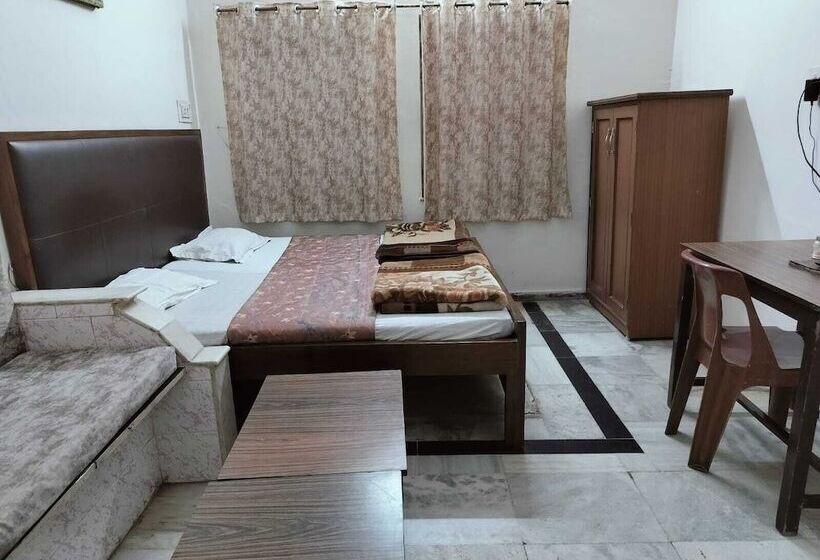 اتاق لوکس, Rawat