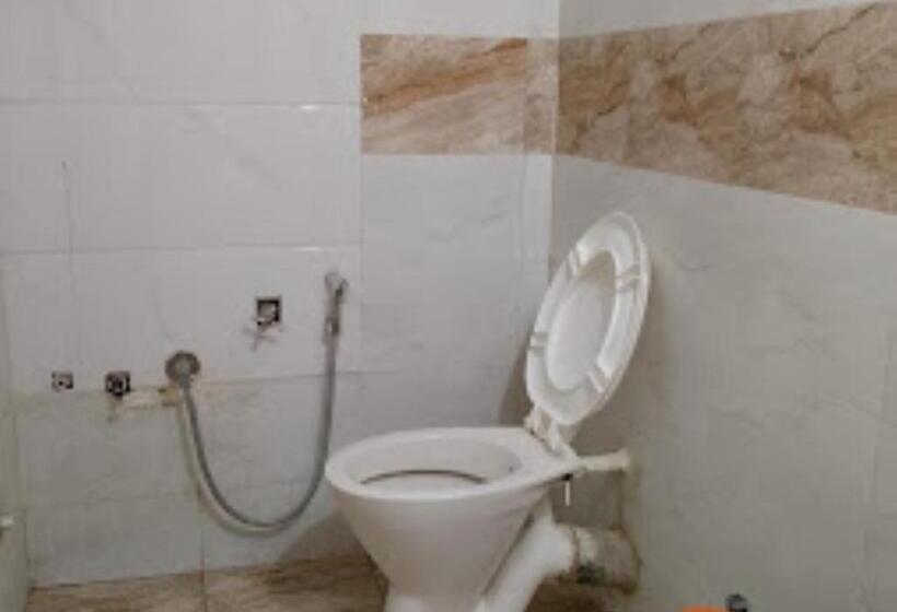 Номер Deluxe Кровать Кинг, Sg Ac Rooms Vadodara