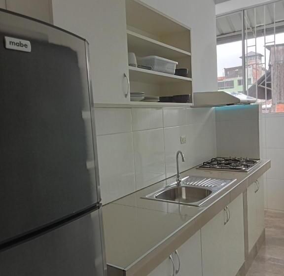 اتاق استاندارد, Suite And Business