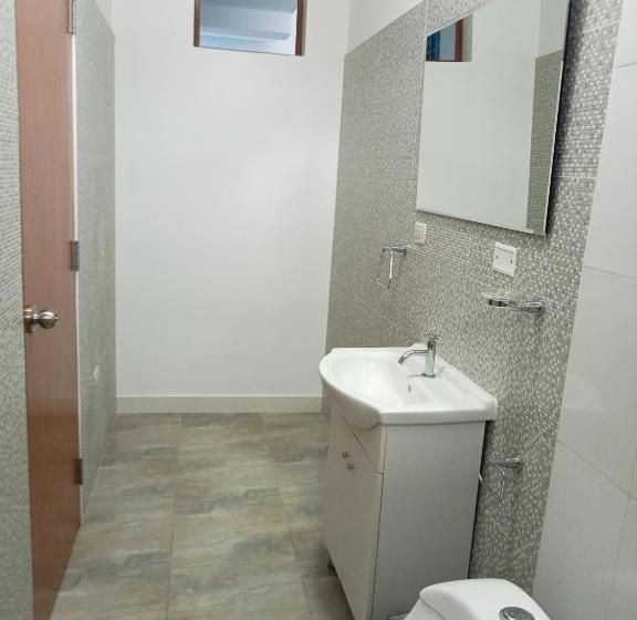 اتاق استاندارد, Suite And Business