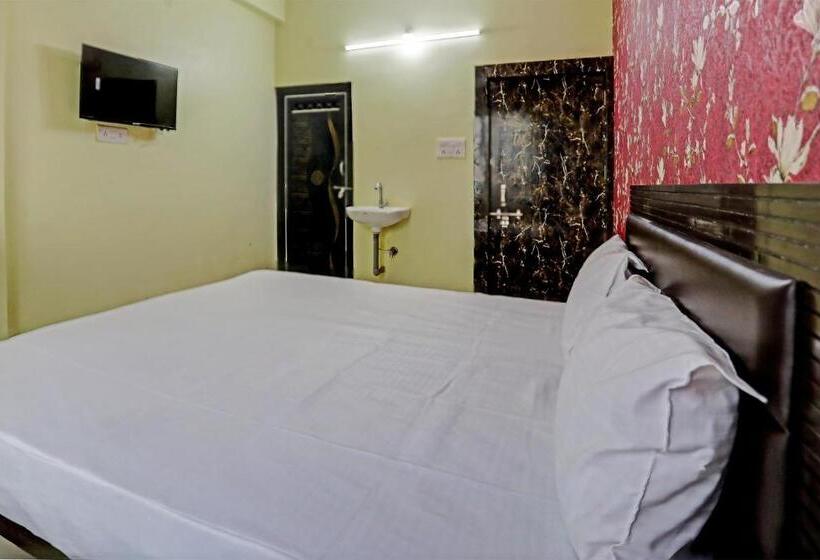 Трехместный Номер Классика, Spot On Hotel Pearl