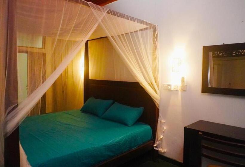 Номер Стандарт Вид на Сад, Villa Nadya Guesthouse