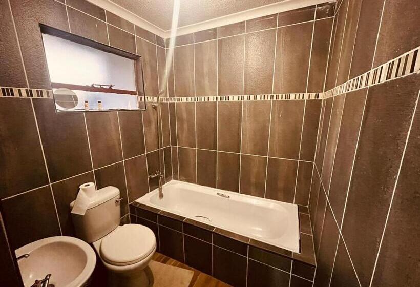 اتاق استاندارد, Mphatlalatsane Bnb