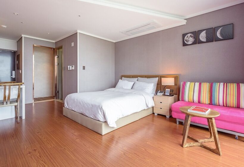 اتاق خانوادگی, Friemily Poolvilla &