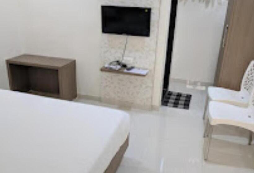 Номер Deluxe, Lotus Chandrapur