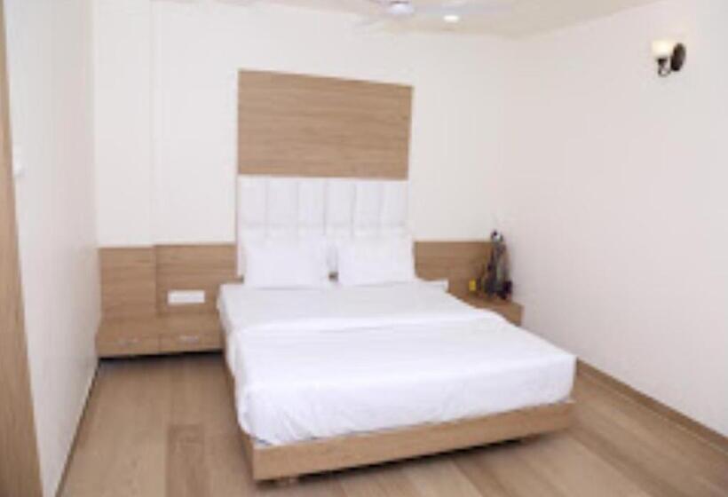 Номер Deluxe, Lotus Chandrapur