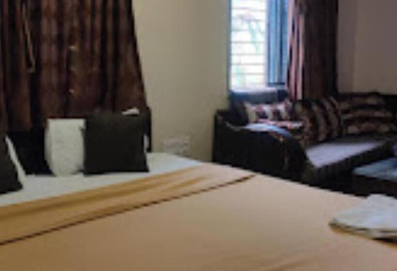 Люкс, Pratibha Executive 2 Star Osmanabad