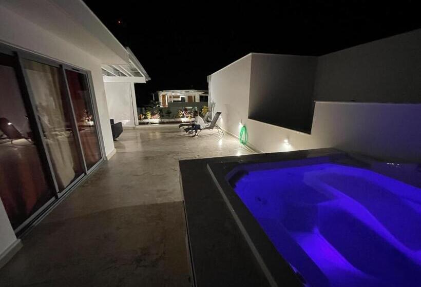 Апартаменты Пентхаус 1 Спальня, Los Peacocks   Premier Accommodations