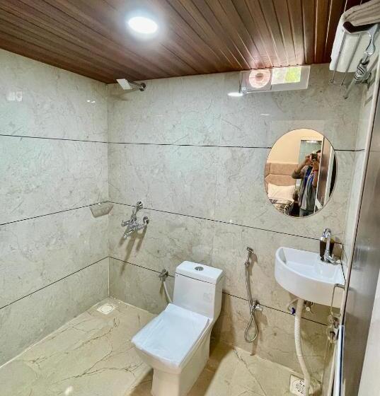 اتاق پریمیوم چهارنفره, Tekri Farms And Retreat