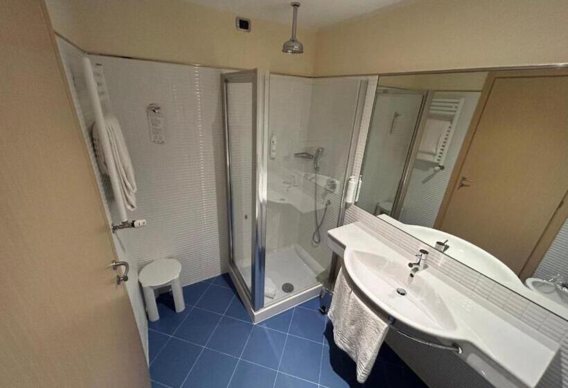 اتاق استاندارد, Tower Hotel Malpensa