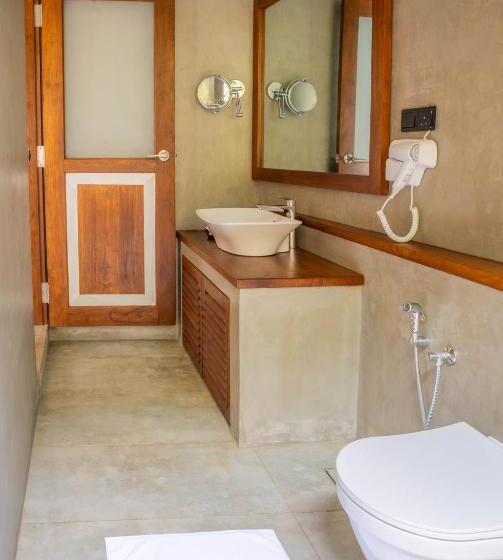 Номер Стандарт с Балконом, Villa V Kalutara